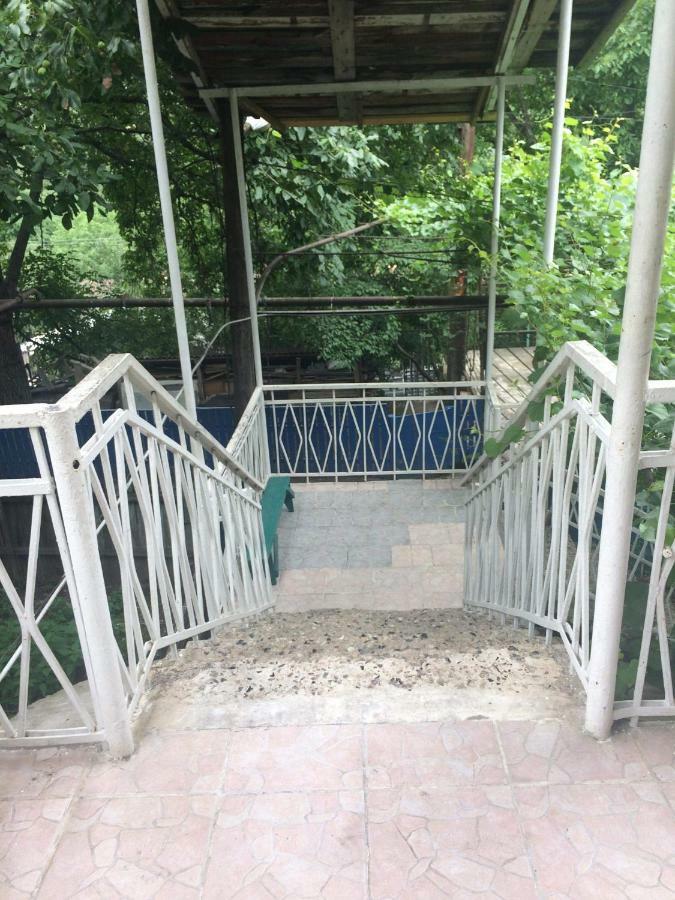 Guesthouse Malkhazi Borjomi Ngoại thất bức ảnh